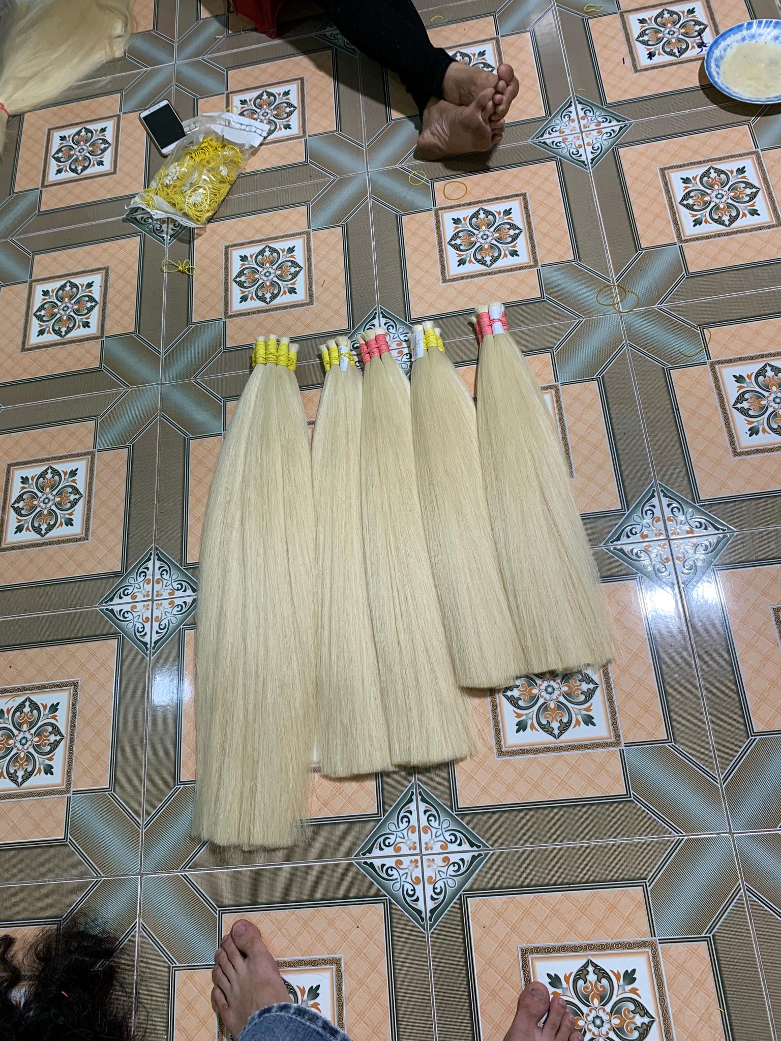 Color 10.0 ( #60) , Light Blonde 1 Color 10.0 ( #60) , Light Blonde