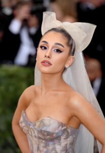 CREATE ARIANA GRANDE-LIKE PONYTAIL 44